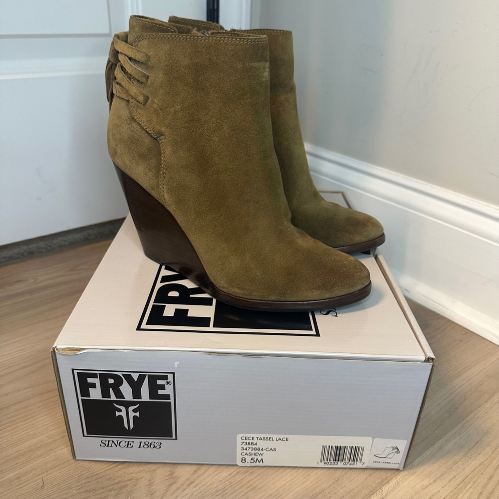 Frye Cece Tassel Lace Suede Wedge Ankle Boots Cashew‎ Green 8.5M 73884 w/box